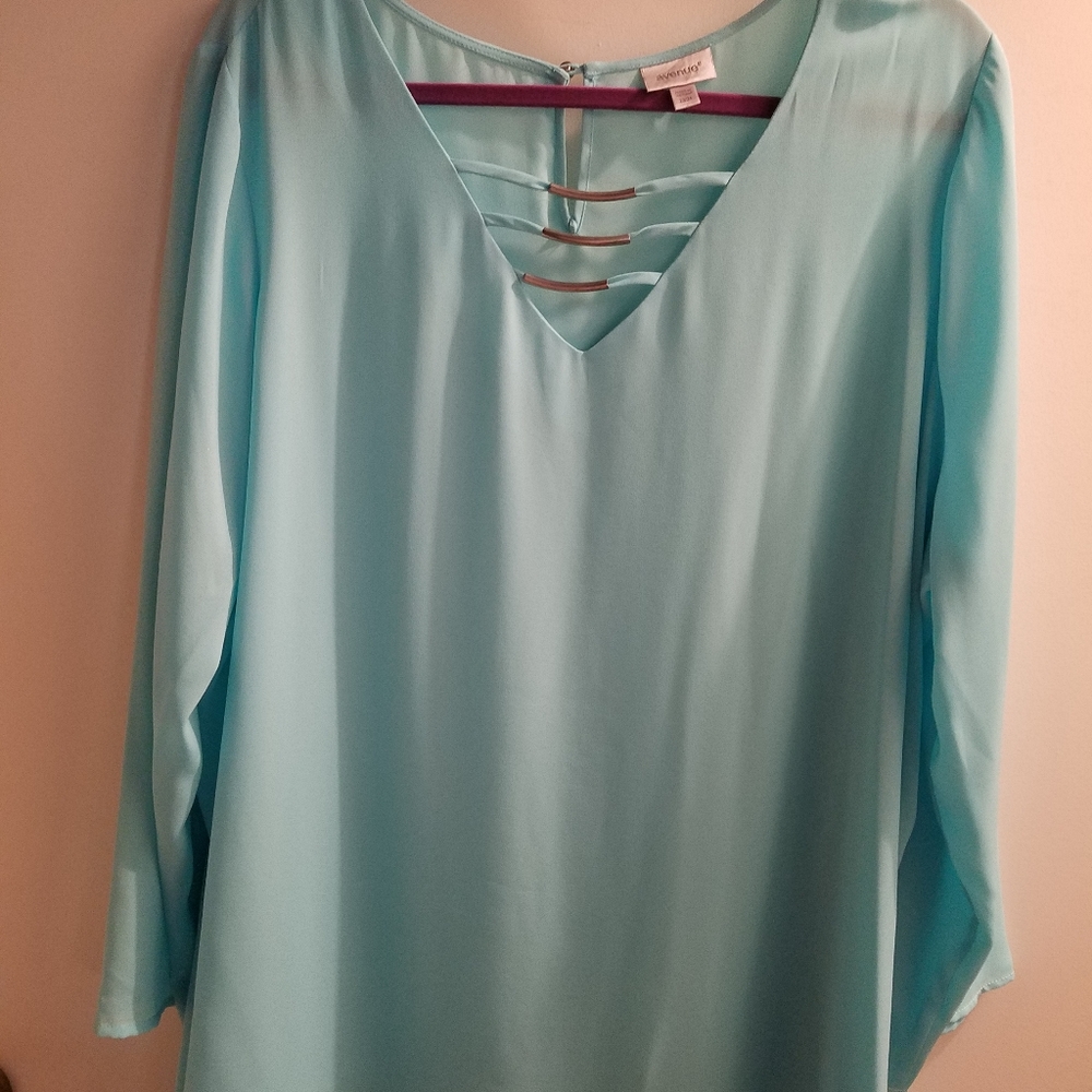 Blouses - Picture 4 of 16